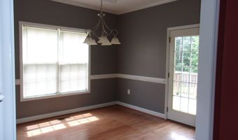 1095 Magnolia Dr, Aberdeen, NC 28315