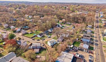 71 Sunshine Cir, Bridgeport, CT 06606