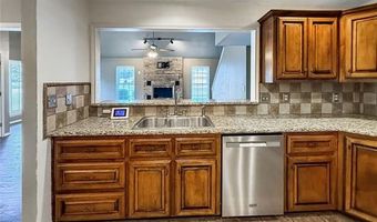 2114 Oakglen Dr, Ardmore, OK 73401