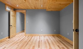 31 Dorothy Dr, Standish, ME 04084