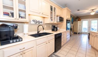 701 S Hill Ct, Biloxi, MS 39532