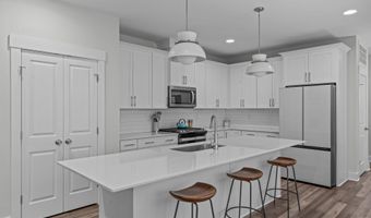 409 S Tunstall Ave, Apex, NC 27502