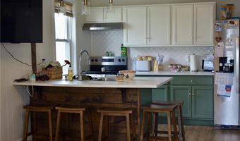 88 Maple Ave, Barrington, RI 02806