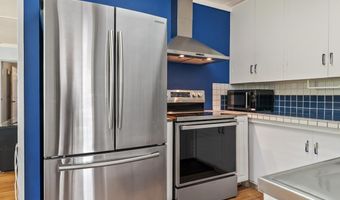 396 Kahiki St, Kahului, HI 96732