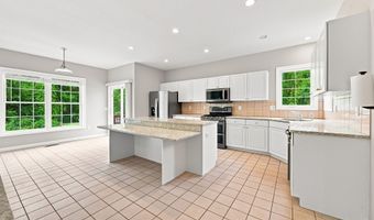 63 Meadow Brook Rd, Brookfield, CT 06804