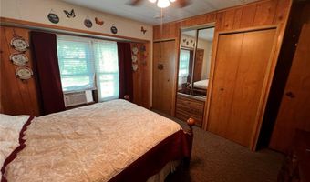 8360 Club Ln, Alma, IL 62807