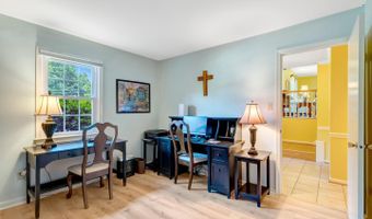 4203 KINGS MILL Ln, Annandale, VA 22003