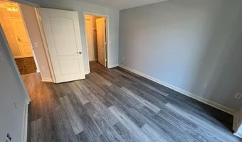901 N MONROE St 313, Arlington, VA 22201