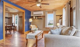103 W KING St, Abbottstown, PA 17301