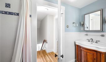130 W Main St, North Kingstown, RI 02852
