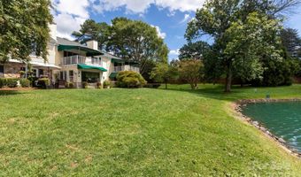 8356 Meadow Lakes Dr, Charlotte, NC 28210