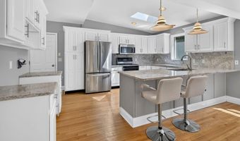 6 Loudon Pkwy, Albany, NY 12211