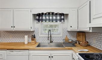 32 Gregory Ct, Allenhurst, GA 31301