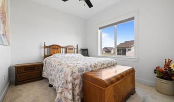 1827 Ledges Dr, Ames, IA 50010