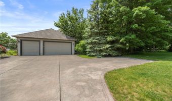 939 Barberry Cir, Amherst, OH 44001