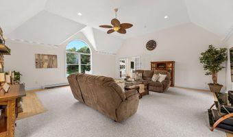 29 Weatherdeck Dr, Bourne, MA 02532