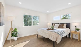 25311 Jesmond Dene Rd, Escondido, CA 92026