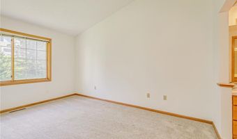 12818 Eastview Curv, Apple Valley, MN 55124