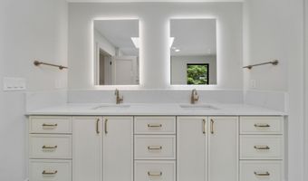 2777 Donna Dr, Columbus, OH 43220