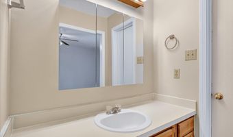 15600 Glen Dr, Biloxi, MS 39532