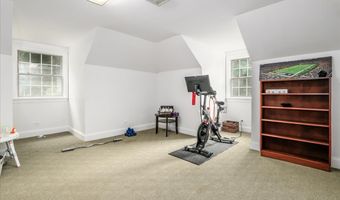 2 Raven Crest Dr, Bethel, CT 06801