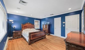 35 Hilldale Rd, Albertson, NY 11507