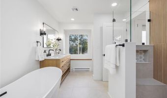 7 Sheffield Ave, Newport, RI 02840