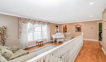 27 Southview Ter S, Middletown, NJ 07748