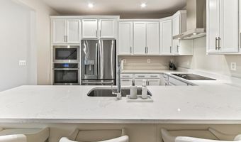 20328 NEWFOUNDLAND Sq, Ashburn, VA 20147