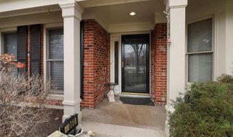 2060 N Charter Point Dr, Arlington Heights, IL 60004