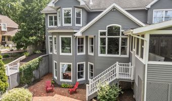 140 RIVER Dr, Appleton, WI 54915