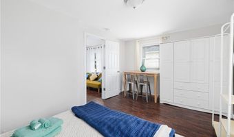 66 Knowlesway Unit Upper Unit Upper Unit, Narragansett, RI 02882