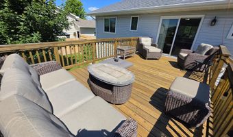1005 Plum Ln, Aberdeen, SD 57401