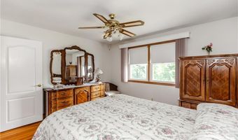 3 Ostend St, Johnston, RI 02919