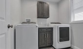 28 Ashley St, Cranston, RI 02920
