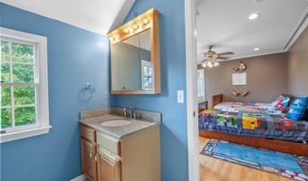 301 BERKLEY Ave, Belle Mead, NJ 08502