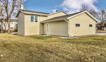 2203 N STATE St, Aberdeen, SD 57401