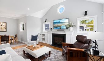 48 TRAVELERS Ct, East Greenwich, RI 02818