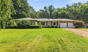 1129 Oak Tree Rd, Akron, OH 44320