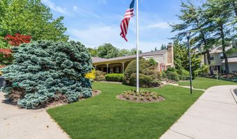 242 Perth Hill Ct, Aberdeen, NJ 07747