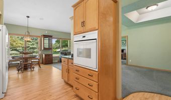 3831 N WAYSIDE Ln, Appleton, WI 54913