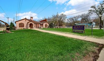 825 E Lake Front Dr, Beverly Shores, IN 46301