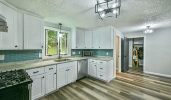 48 Central St, Auburn, MA 01501