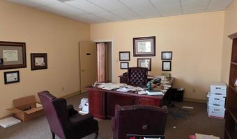 22 W 8th St, Anderson, IN 46016