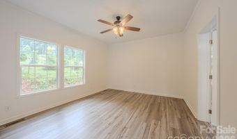17 Berry Hill Rd, Asheville, NC 28806