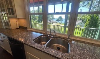 11 Treat St, Belfast, ME 04915