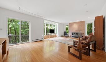 10 Eaton Rd, Amherst, NH 03031