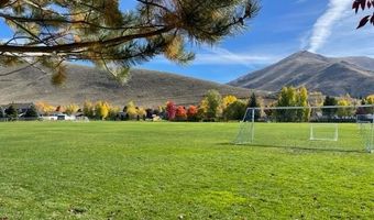 604 Rosewood Dr, Bellevue, ID 83313