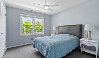 15 E Fairview St, Arlington Heights, IL 60005