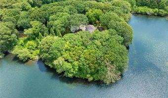 125 Woodruff Ave, Narragansett, RI 02882